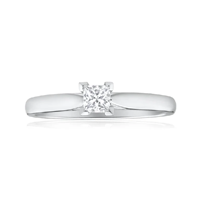 Thick stone rings-18ct White Gold Solitaire Ring With 0.2 Carat Diamond