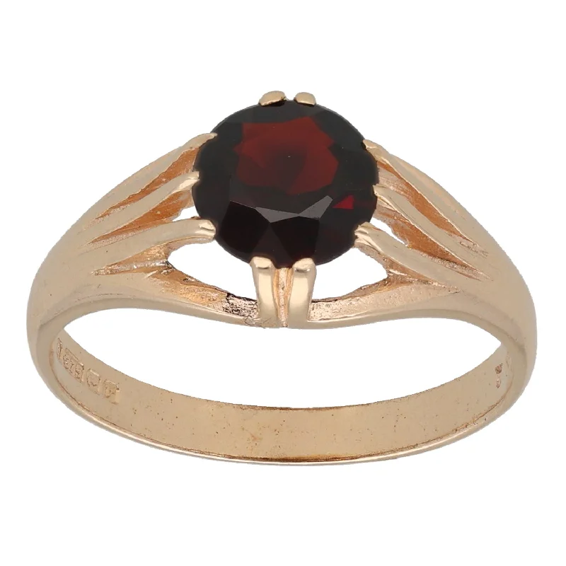 Fine enamel rings-9ct Gold Garnet Single Stone Ring Size Q