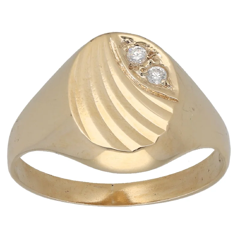 Hand-polished rings-9ct Gold Cubic Zirconia Patterned Signet Ring Size W