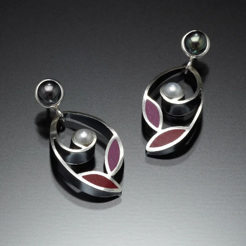 Fine texture earrings-Leaf and Pearl Earrings (red)