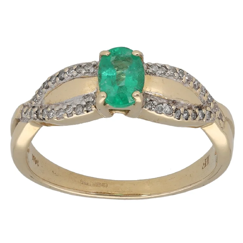 Tri-metal rings-14ct Gold Emerald & 0.175ct Diamond Single Stone Ring with Accent Stones Size O