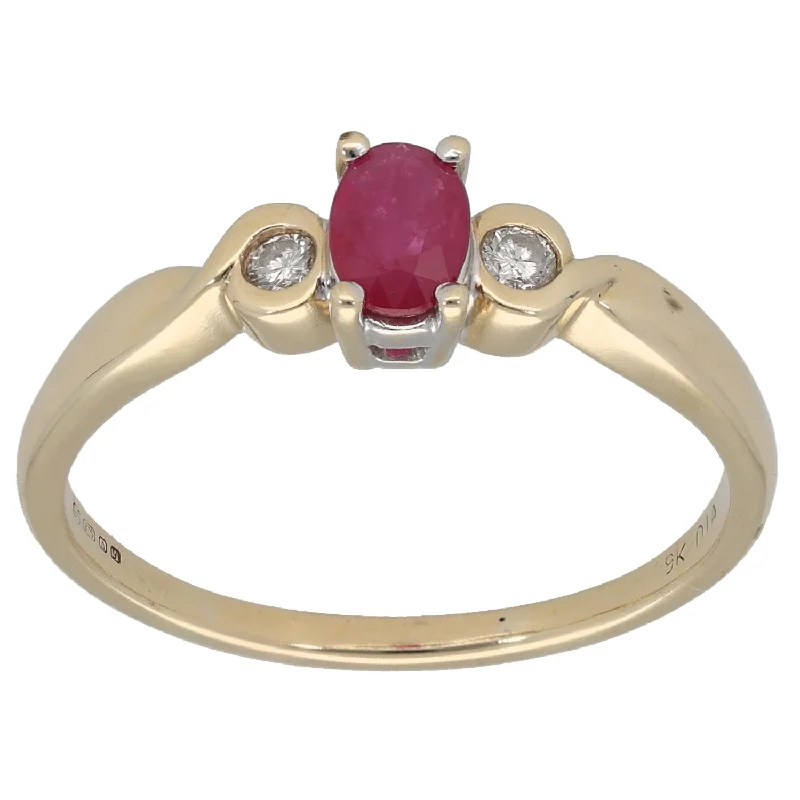 Deer motif rings-9ct Gold Diamond & Ruby Three Stone Ring Size U