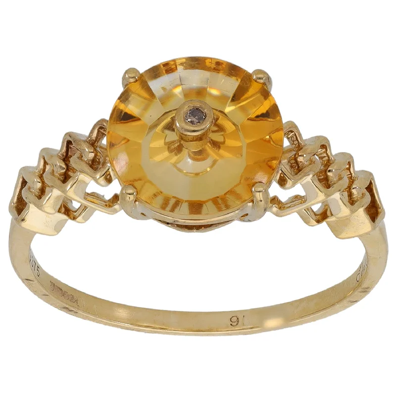 Vine style rings-9ct Gold Citrine & 0.01ct Diamond Dress/Cocktail Ring Size T