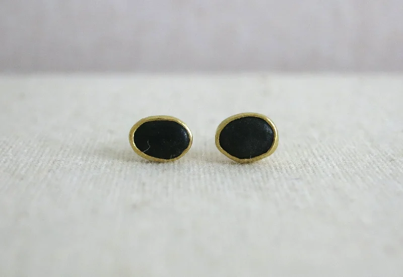 Old flair earrings-Small Black Pebble Studs