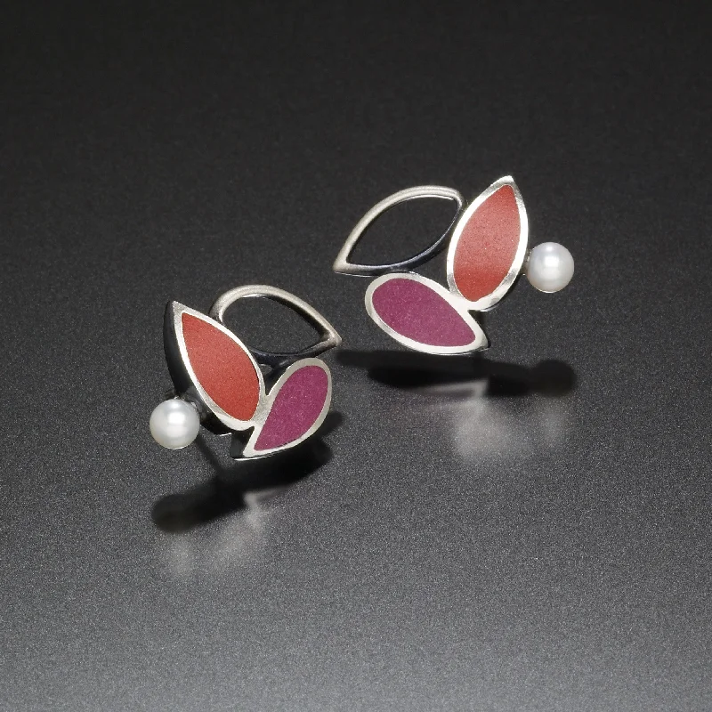 Clear pearl earrings-Three Leaf Earrings (red)