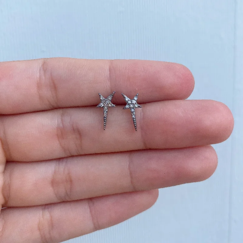 Crystal-twisted earrings-DAPHNE SHOOTiNG STAR STUD EARRINGS