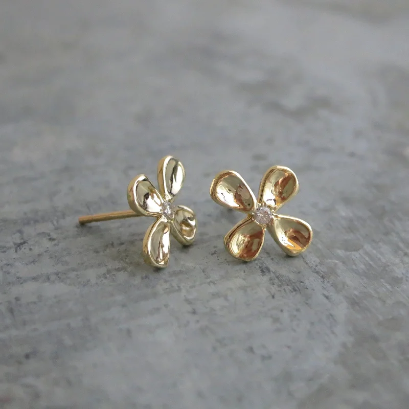 Warm clay earrings-Carved Four Petal Diamond Studs