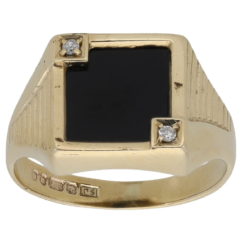 Vine style rings-9ct Gold 0.02ct Diamond Patterned Signet Ring Size N