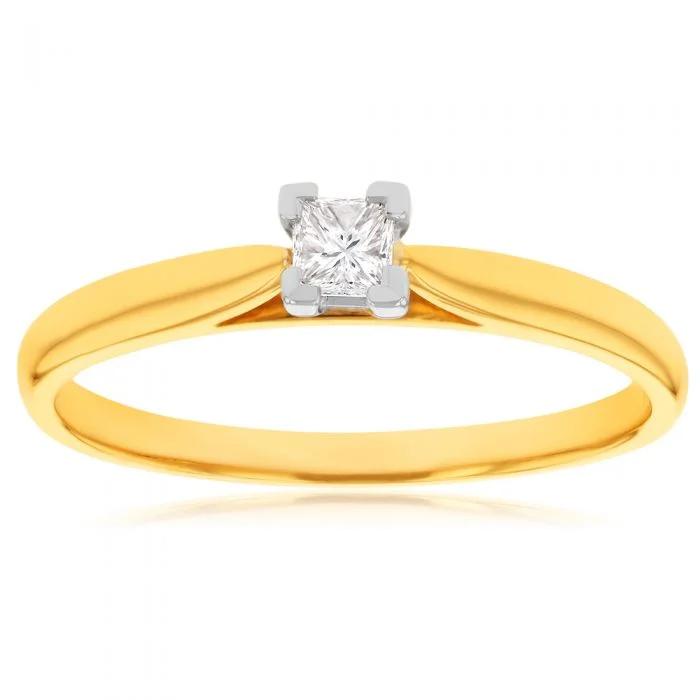 Topaz solitaire rings-18ct Yellow Gold Solitaire Ring With 0.2 Carat Diamond