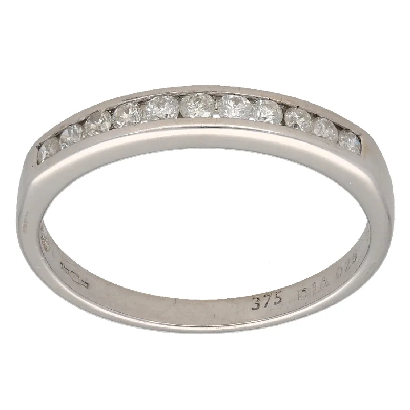 Tri-metal rings-9ct White Gold 0.25ct Diamond Half Eternity Ring Size O