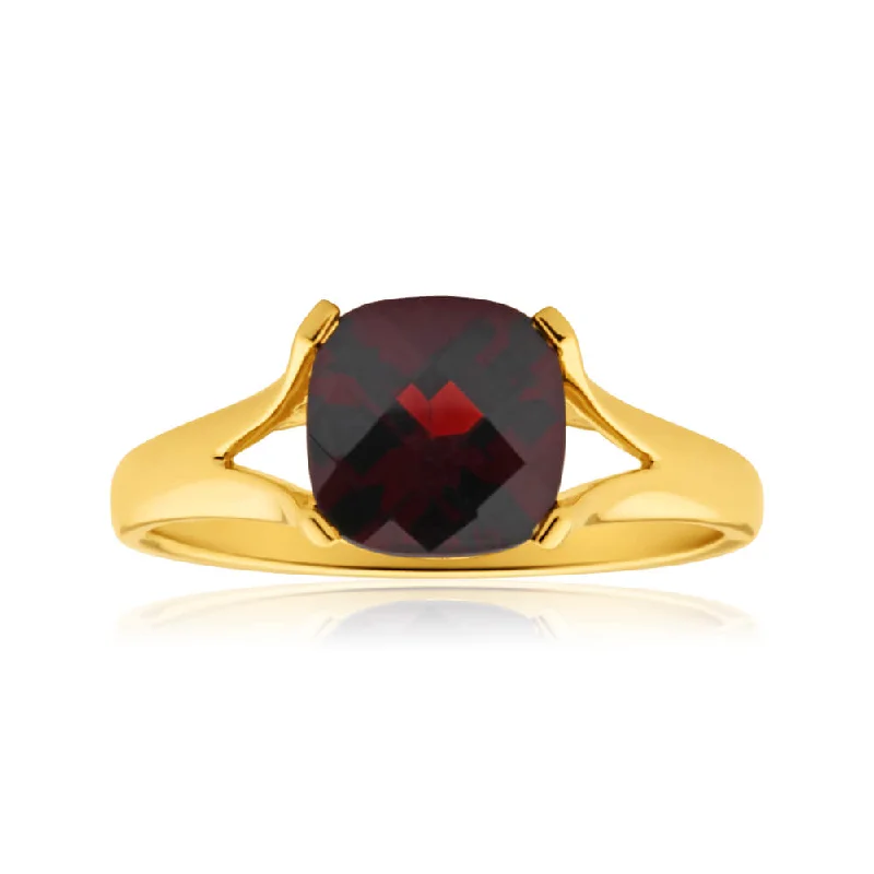 Surf theme rings-9ct Yellow Gold 2.85ct Cushion Cut Garnet Ring